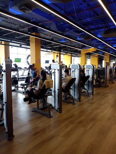 Gimnasio Smart Fit - Open Plaza Angamos